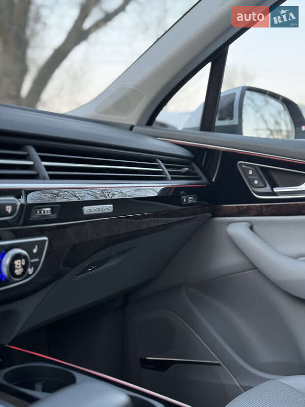 Позашляховик / Кросовер Audi Q7 2017 в Києві фото 34 Позашляховик / Кросовер Audi Q7 2017 в Києві