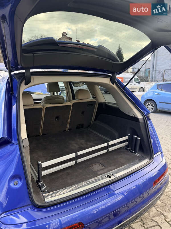 Позашляховик / Кросовер Audi Q7 2017 в Львові