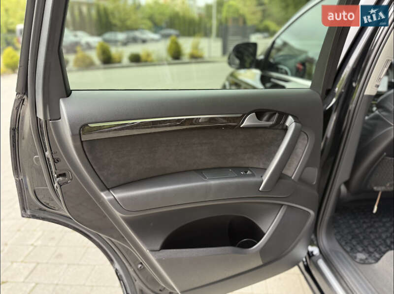 Позашляховик / Кросовер Audi Q7 2014 в Львові