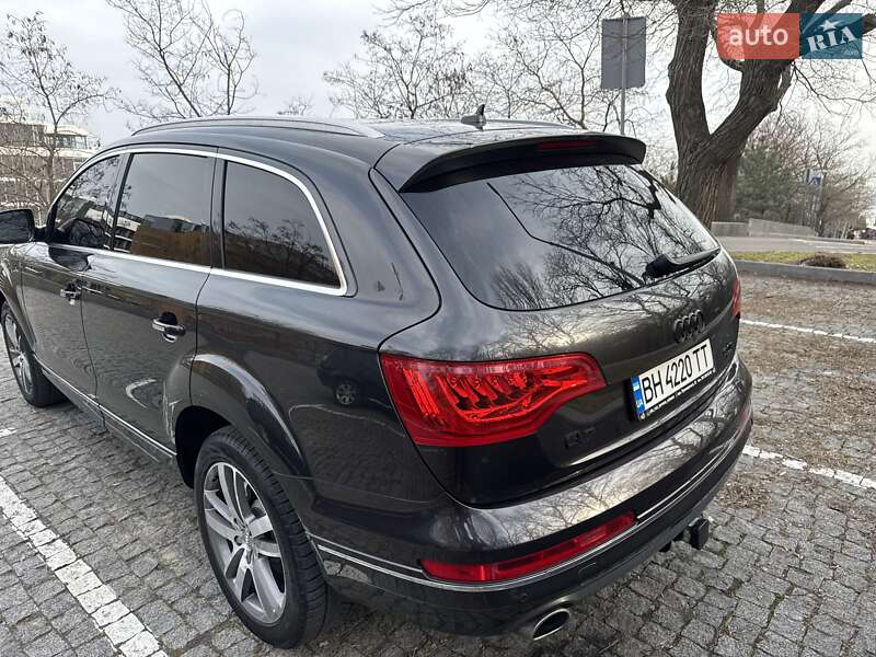 Позашляховик / Кросовер Audi Q7 2014 в Одесі