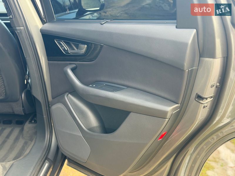 Внедорожник / Кроссовер Audi Q7 2016 в Владимире фото 55 Внедорожник / Кроссовер Audi Q7 2016 в Владимире