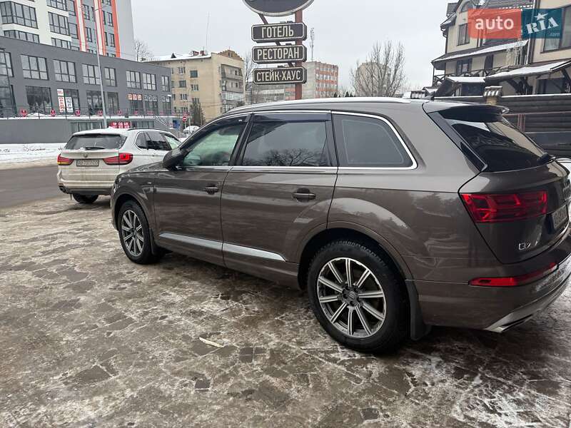 Позашляховик / Кросовер Audi Q7 2018 в Вінниці