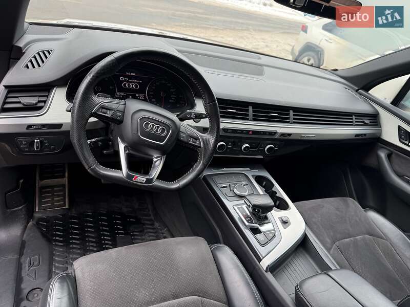Позашляховик / Кросовер Audi Q7 2018 в Вінниці