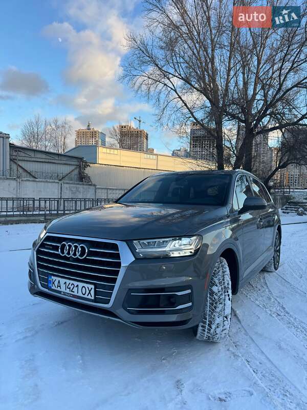 Позашляховик / Кросовер Audi Q7 2017 в Києві
