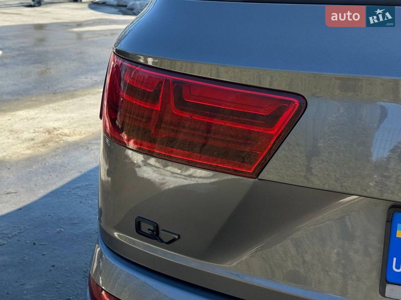 Позашляховик / Кросовер Audi Q7 2017 в Кам'янець-Подільському