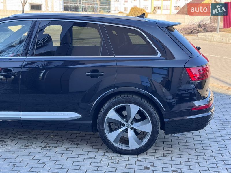 Внедорожник / Кроссовер Audi Q7 2017 в Ровно
