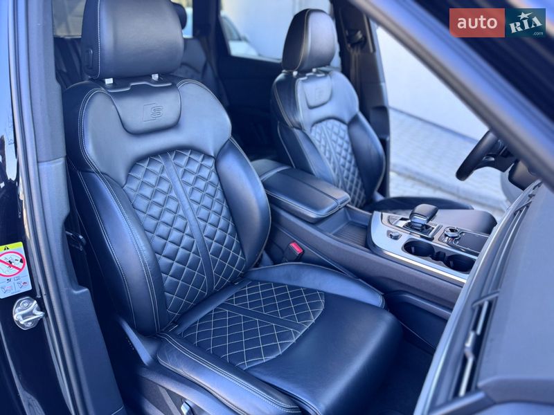 Внедорожник / Кроссовер Audi Q7 2017 в Ровно
