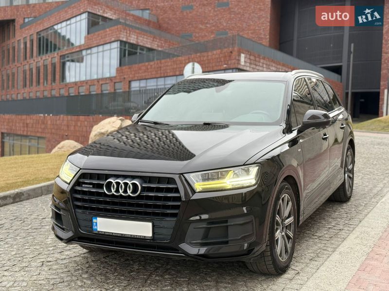 Внедорожник / Кроссовер Audi Q7 2017 в Днепре