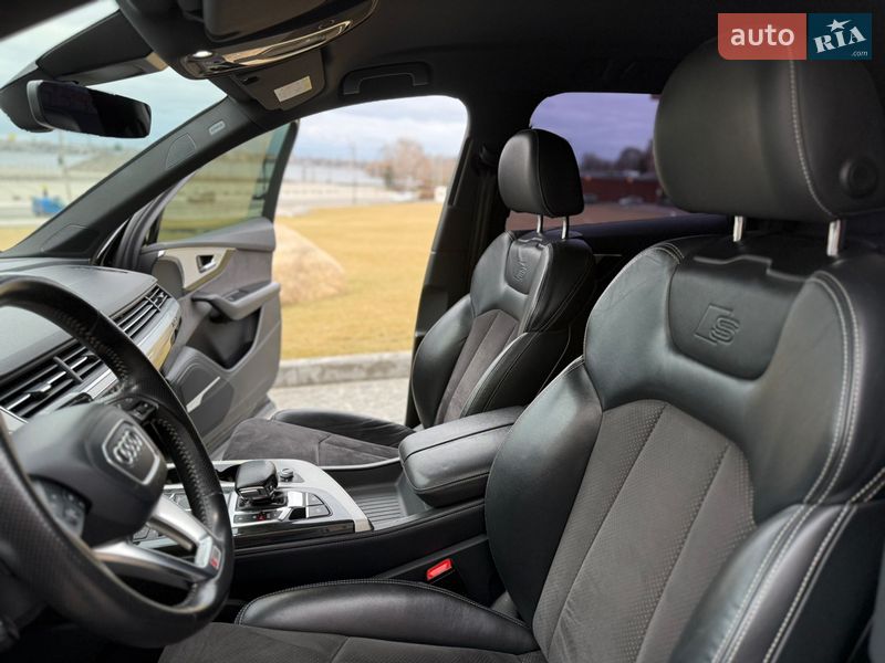Внедорожник / Кроссовер Audi Q7 2017 в Днепре