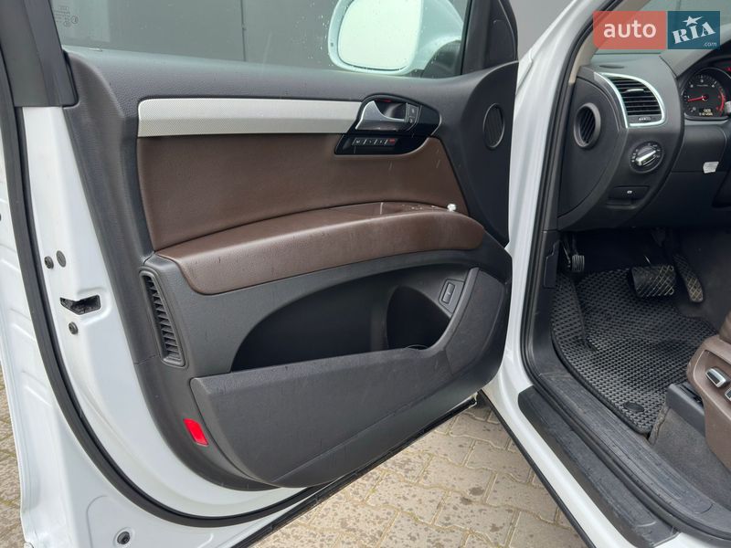 Внедорожник / Кроссовер Audi Q7 2013 в Одессе