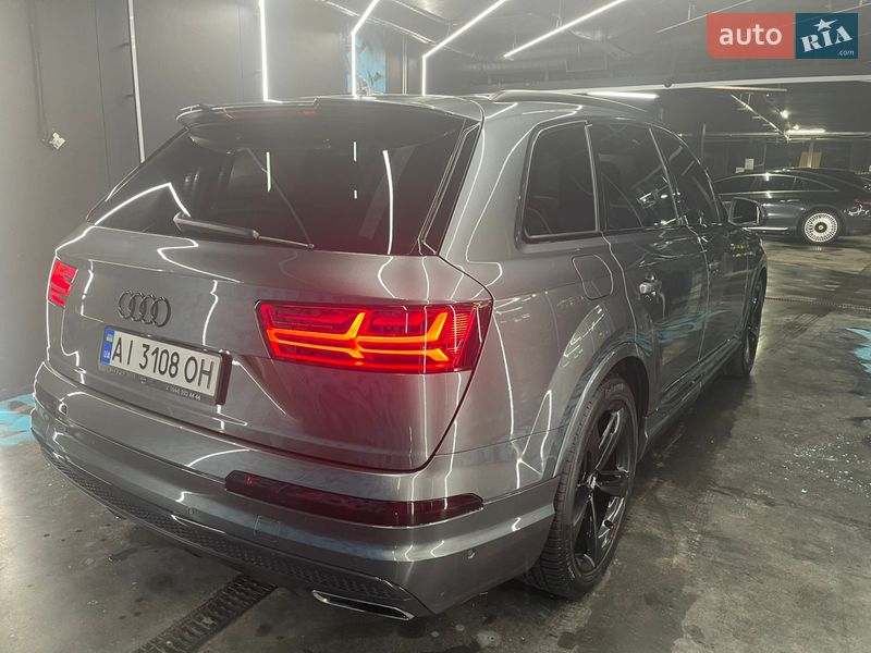 Внедорожник / Кроссовер Audi Q7 2017 в Киеве