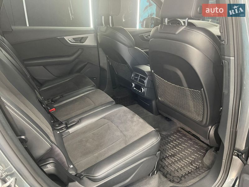 Внедорожник / Кроссовер Audi Q7 2017 в Киеве