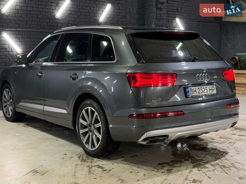 Внедорожник / Кроссовер Audi Q7 2015 в Киеве
