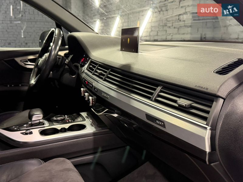 Внедорожник / Кроссовер Audi Q7 2015 в Киеве