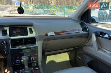 Позашляховик / Кросовер Audi Q7 2010 в Волочиську