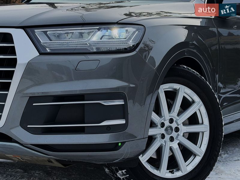 Внедорожник / Кроссовер Audi Q7 2015 в Киеве