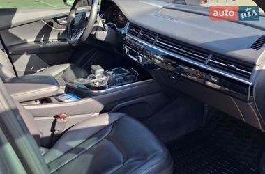 Позашляховик / Кросовер Audi Q7 2016 в Києві