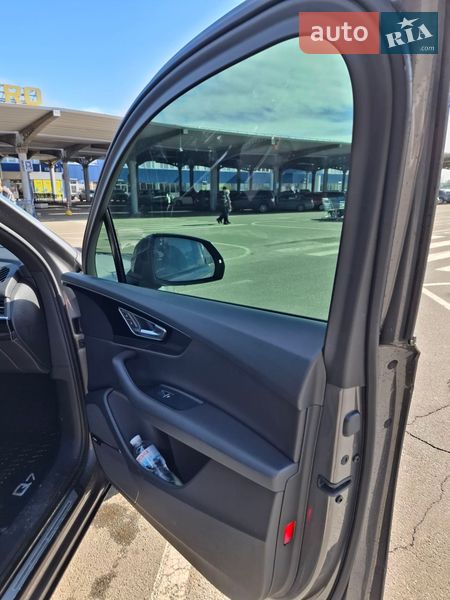 Внедорожник / Кроссовер Audi Q7 2016 в Киеве