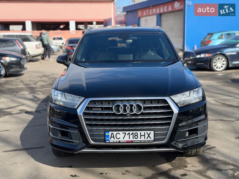 Внедорожник / Кроссовер Audi Q7 2016 в Киеве