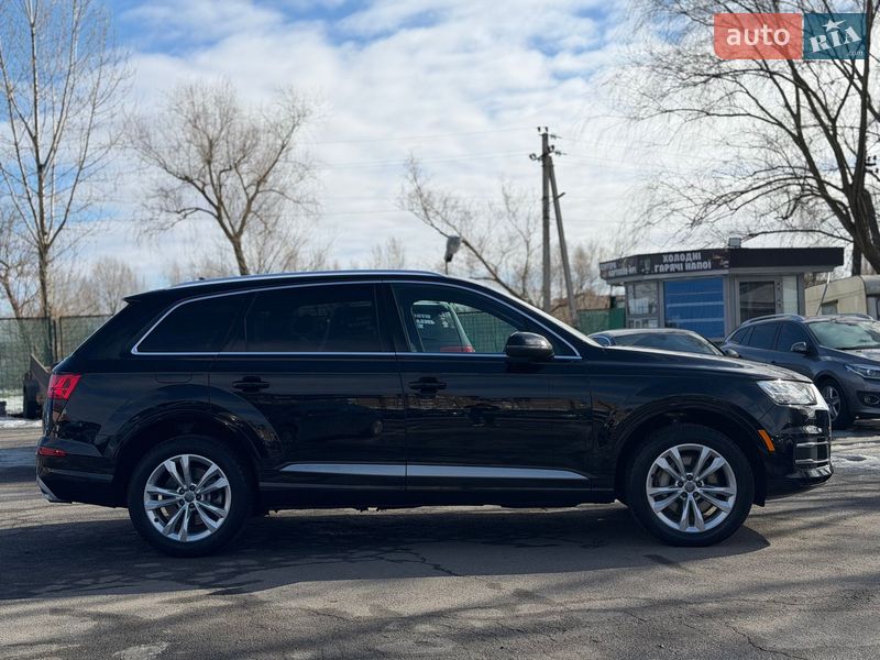 Внедорожник / Кроссовер Audi Q7 2016 в Киеве