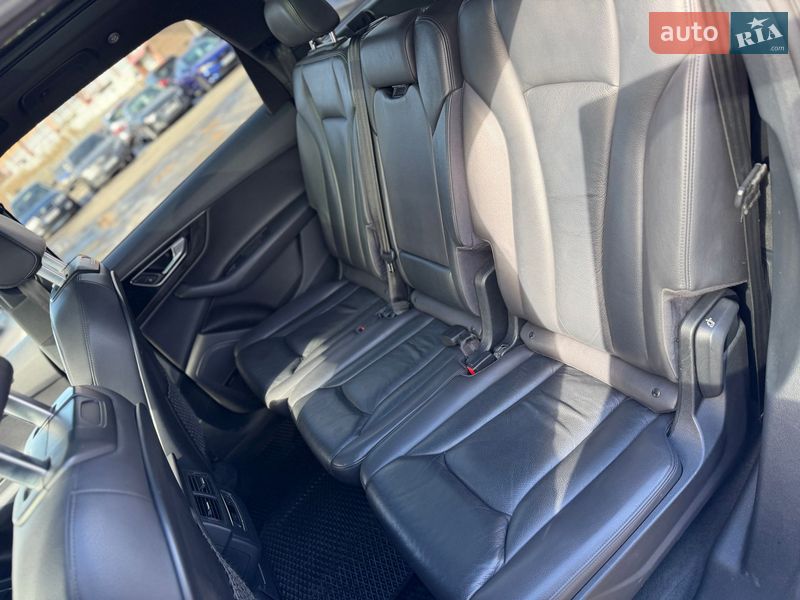 Внедорожник / Кроссовер Audi Q7 2016 в Киеве