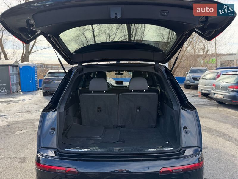 Внедорожник / Кроссовер Audi Q7 2016 в Киеве