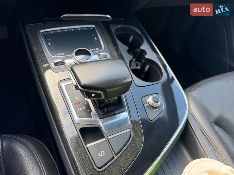 Внедорожник / Кроссовер Audi Q7 2016 в Киеве
