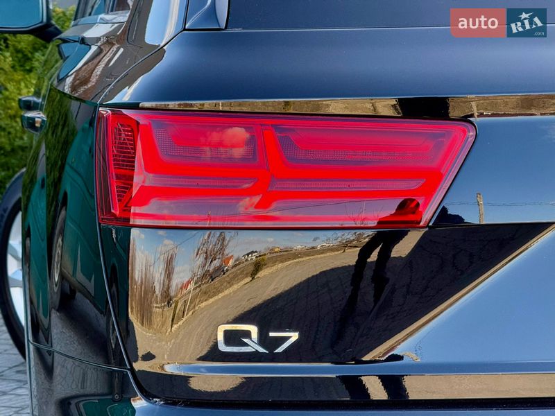 Позашляховик / Кросовер Audi Q7 2018 в Стрию