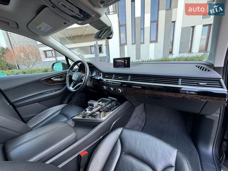 Позашляховик / Кросовер Audi Q7 2018 в Стрию