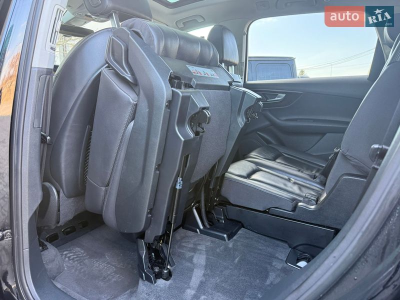 Позашляховик / Кросовер Audi Q7 2018 в Стрию