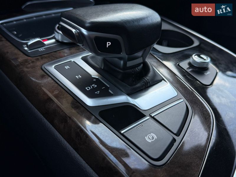 Позашляховик / Кросовер Audi Q7 2018 в Стрию