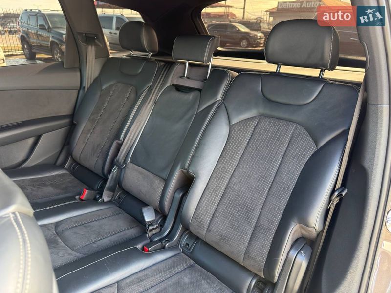 Внедорожник / Кроссовер Audi Q7 2016 в Киеве