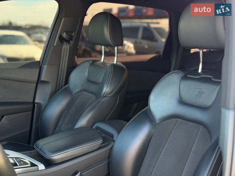 Внедорожник / Кроссовер Audi Q7 2016 в Киеве