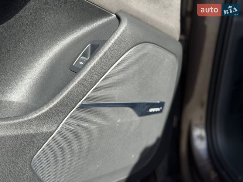 Внедорожник / Кроссовер Audi Q7 2016 в Киеве