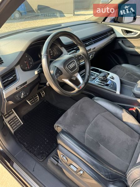 Позашляховик / Кросовер Audi Q7 2017 в Виноградові