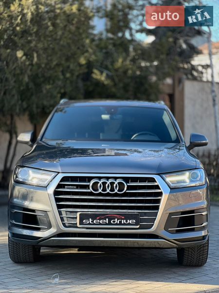 Позашляховик / Кросовер Audi Q7 2018 в Миколаєві