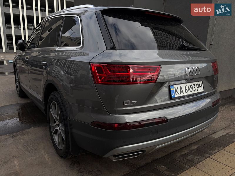 Внедорожник / Кроссовер Audi Q7 2016 в Киеве