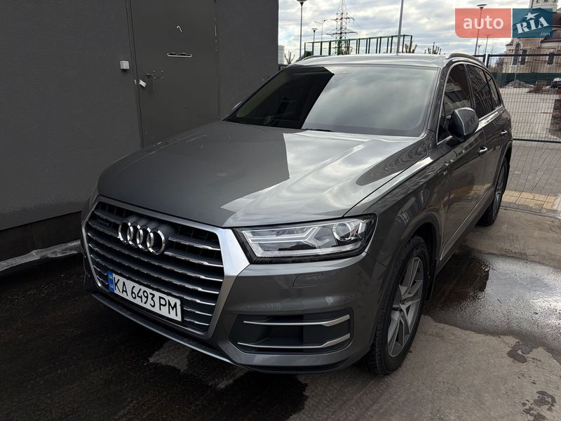 Внедорожник / Кроссовер Audi Q7 2016 в Киеве