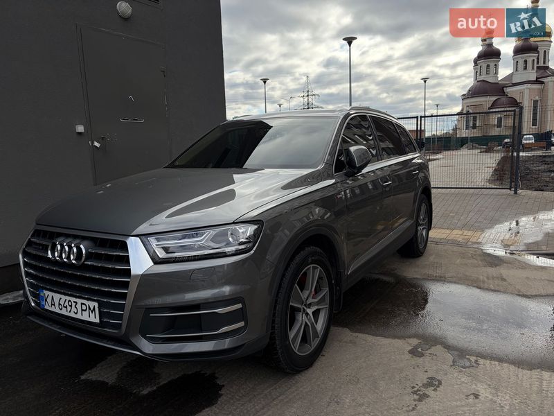 Внедорожник / Кроссовер Audi Q7 2016 в Киеве