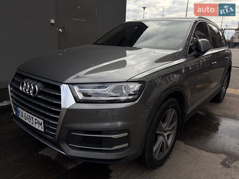 Внедорожник / Кроссовер Audi Q7 2016 в Киеве