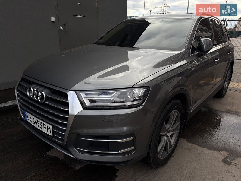 Внедорожник / Кроссовер Audi Q7 2016 в Киеве