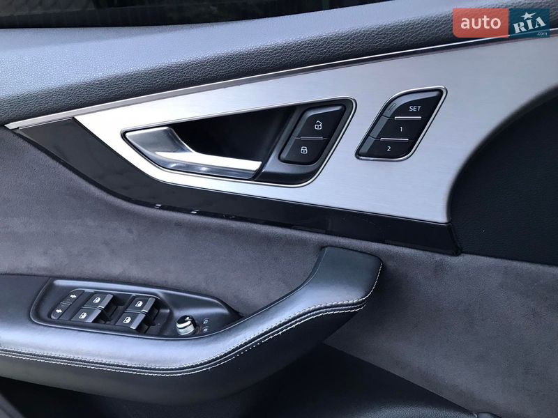 Внедорожник / Кроссовер Audi Q7 2015 в Луцке