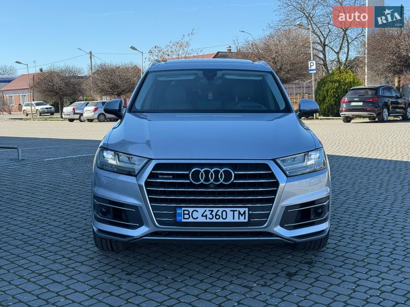 Позашляховик / Кросовер Audi Q7 2016 в Ужгороді