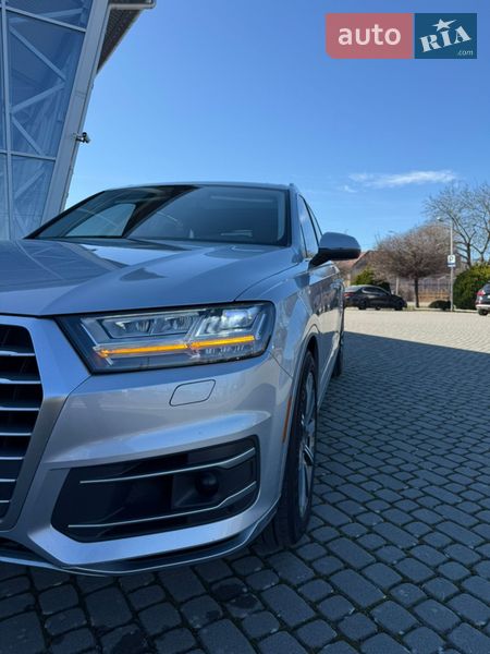 Позашляховик / Кросовер Audi Q7 2016 в Ужгороді