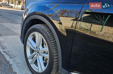 Внедорожник / Кроссовер Audi Q7 2015 в Мукачево