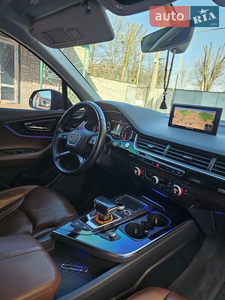 Внедорожник / Кроссовер Audi Q7 2015 в Мукачево