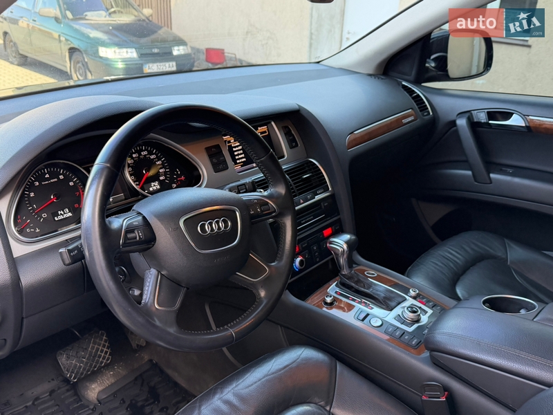Позашляховик / Кросовер Audi Q7 2014 в Володимирі