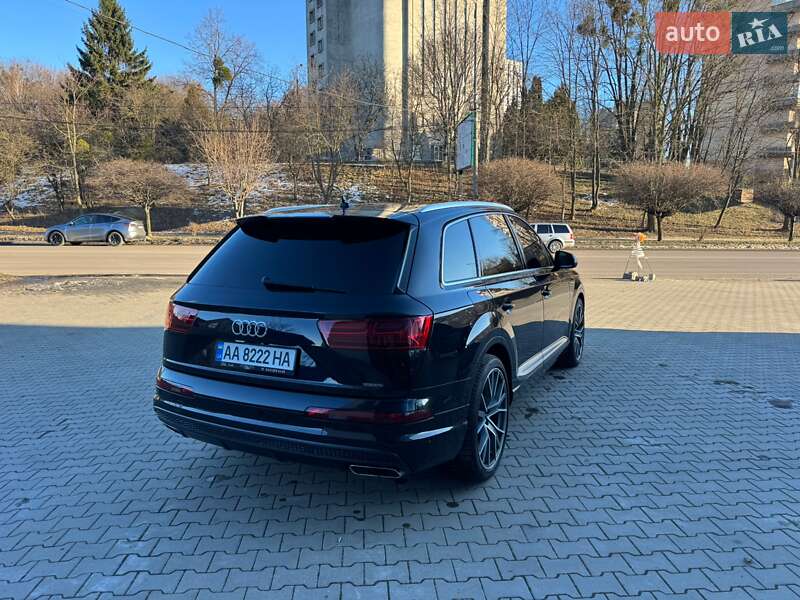 Внедорожник / Кроссовер Audi Q7 2016 в Ровно