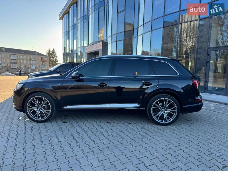 Внедорожник / Кроссовер Audi Q7 2016 в Ровно
