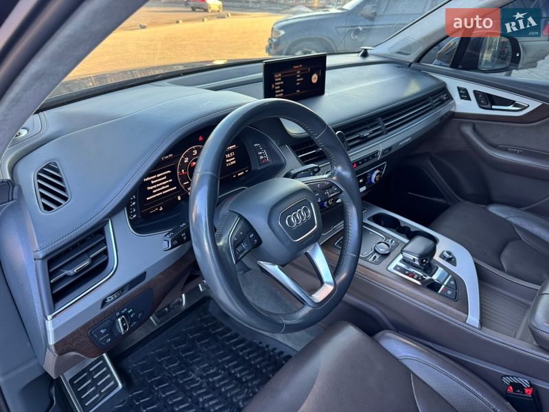 Внедорожник / Кроссовер Audi Q7 2016 в Ровно